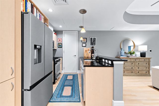 901 W 9th ST 216, Austin, TX 78703