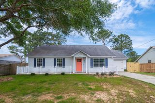 309 Green Oak Drive, Crestview, FL 32539
