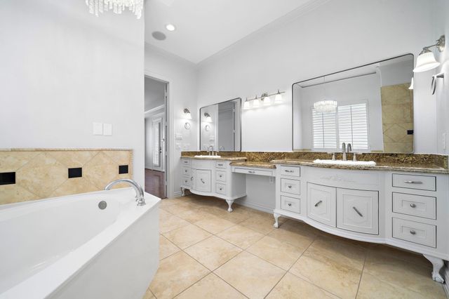 169 Westlake Point, Montgomery, TX 77356