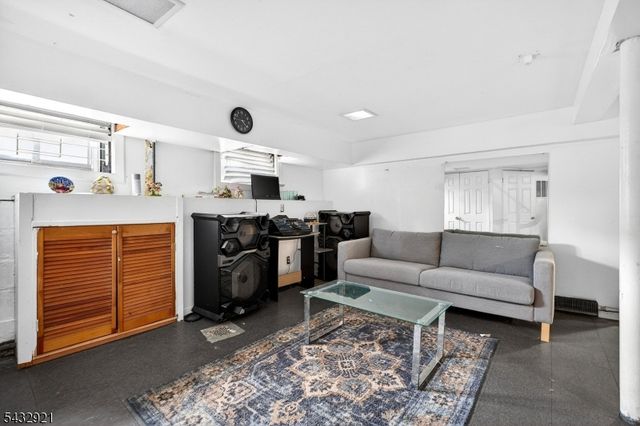 280 Nesbit Ter, Irvington Twp., NJ 07111
