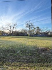 1007 E 2nd Street, Sweeny, TX 77480
