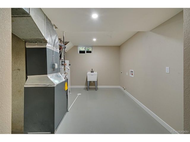 6930 Alan Dr, Denver, CO 80221