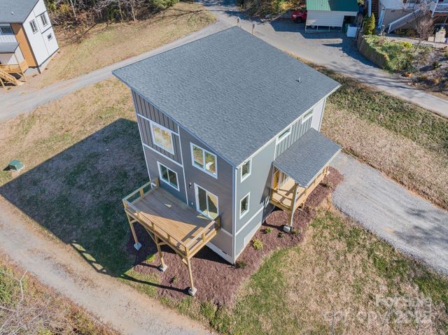 62 Upper Moffitt Road, Asheville, NC 28805