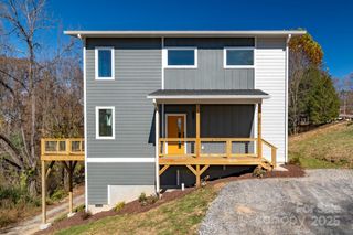 62 Upper Moffitt Road, Asheville, NC 28805