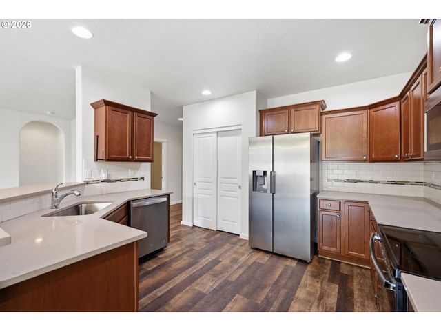 4760 GLACIER MEADOWS Loop, Springfield, OR 97478