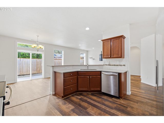 4760 GLACIER MEADOWS Loop, Springfield, OR 97478