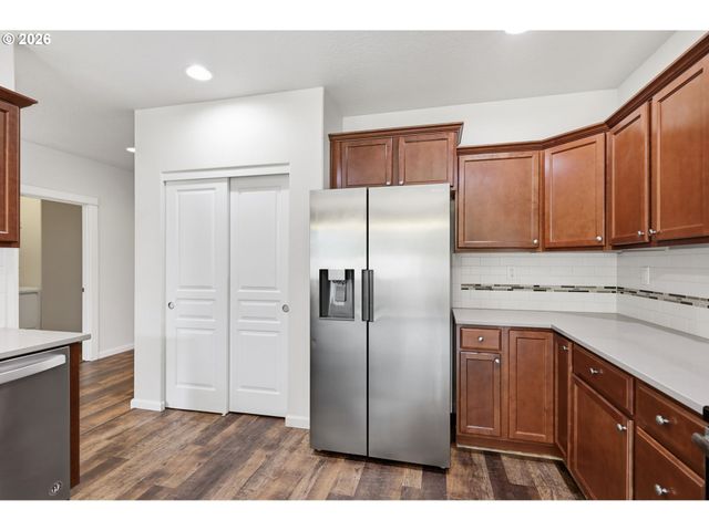 4760 GLACIER MEADOWS Loop, Springfield, OR 97478