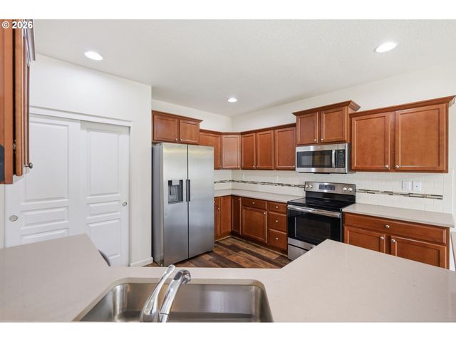 4760 GLACIER MEADOWS Loop, Springfield, OR 97478
