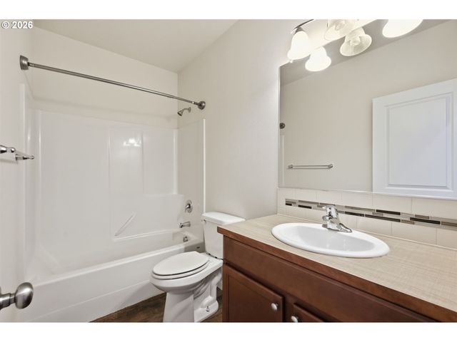 4760 GLACIER MEADOWS Loop, Springfield, OR 97478