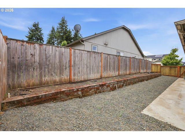 4760 GLACIER MEADOWS Loop, Springfield, OR 97478
