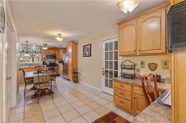 1116 Lakeview DR, Portsmouth, VA 23701