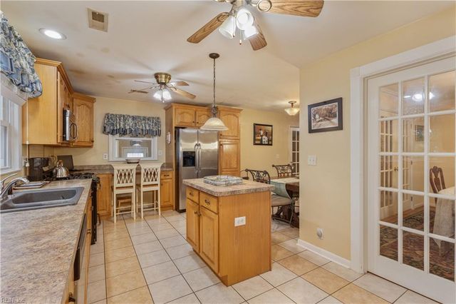 1116 Lakeview DR, Portsmouth, VA 23701