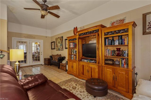 1116 Lakeview DR, Portsmouth, VA 23701