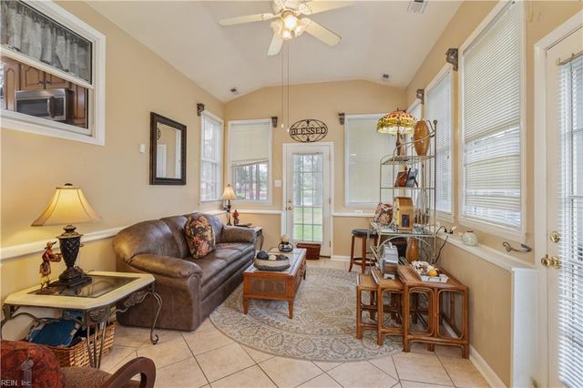 1116 Lakeview DR, Portsmouth, VA 23701