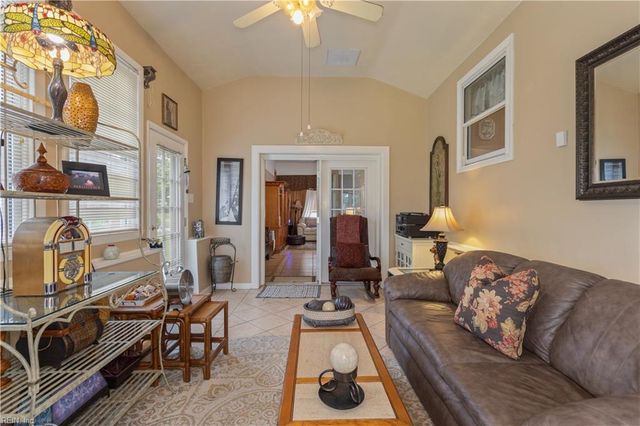 1116 Lakeview DR, Portsmouth, VA 23701