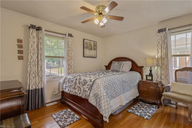 1116 Lakeview DR, Portsmouth, VA 23701