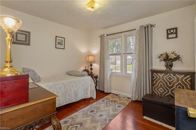 1116 Lakeview DR, Portsmouth, VA 23701