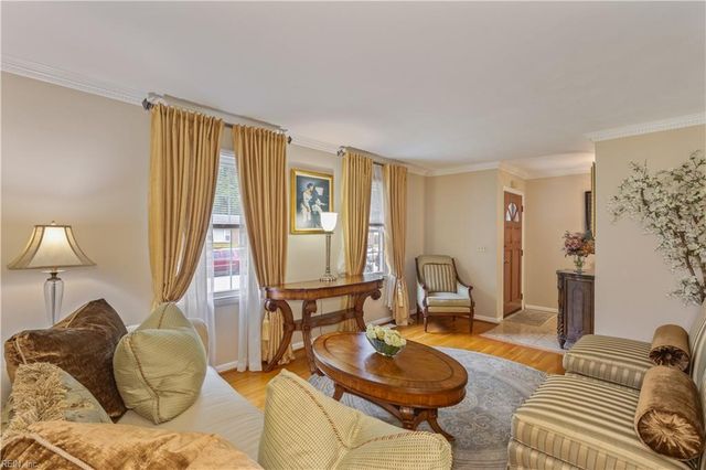 1116 Lakeview DR, Portsmouth, VA 23701