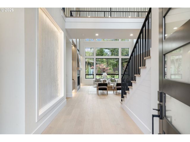 9193 Sw MORRISON St, Portland, OR 97225