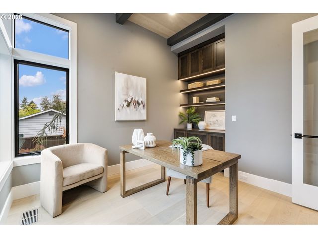 9193 Sw MORRISON St, Portland, OR 97225