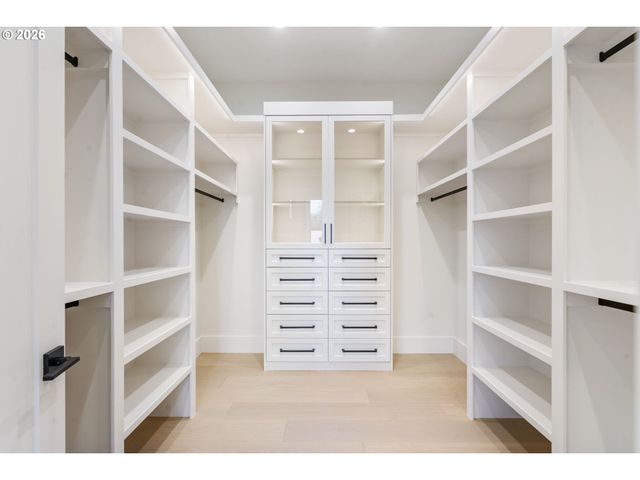 9193 Sw MORRISON St, Portland, OR 97225