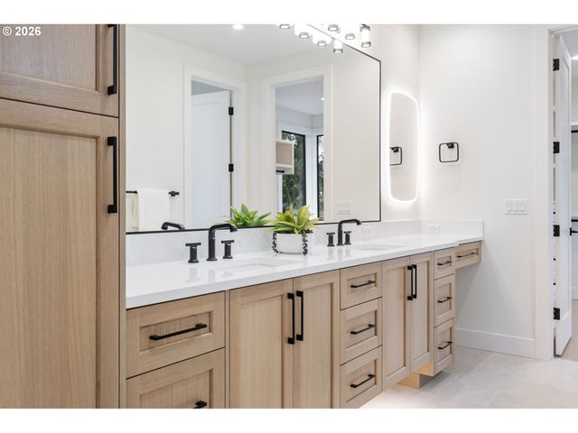 9193 Sw MORRISON St, Portland, OR 97225