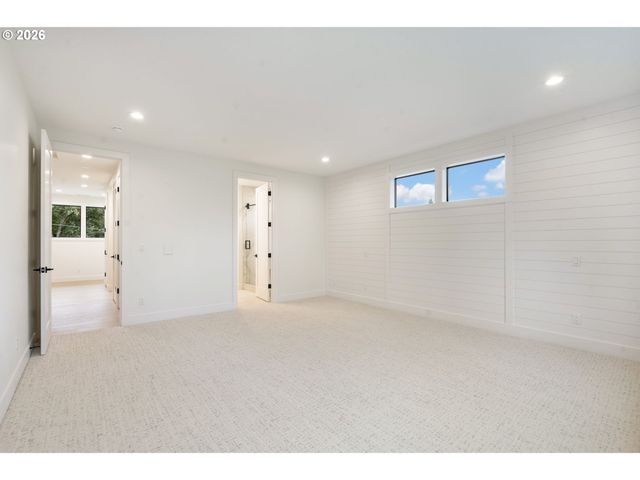 9193 Sw MORRISON St, Portland, OR 97225