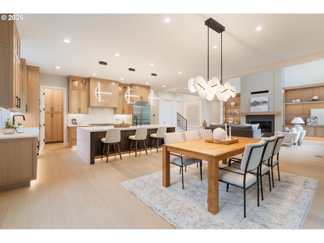 9193 Sw MORRISON St, Portland, OR 97225