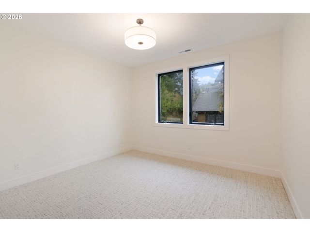 9193 Sw MORRISON St, Portland, OR 97225