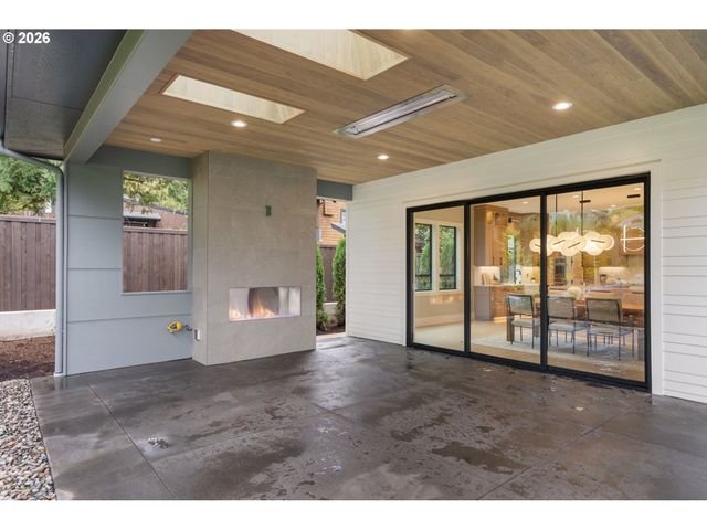 9193 Sw MORRISON St, Portland, OR 97225