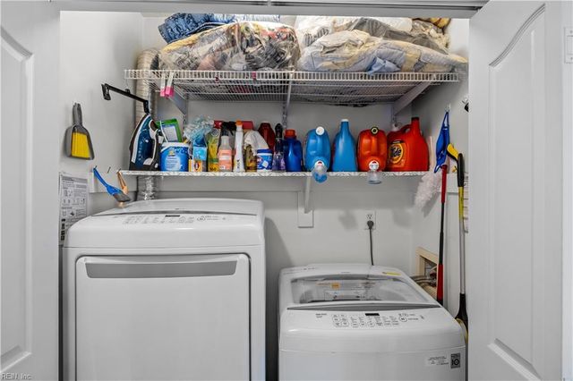 1812 Kensal Green DR, Virginia Beach, VA 23456