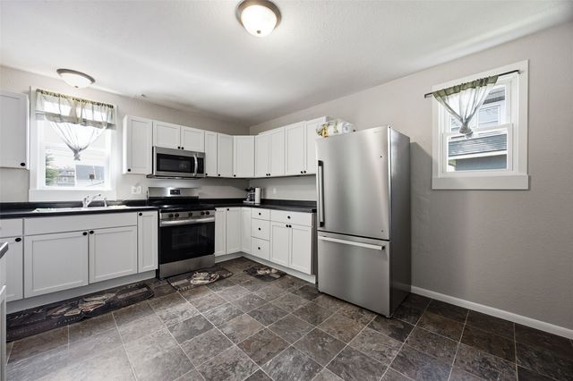 1619 5th Avenue SE, Cedar Rapids, IA 52403