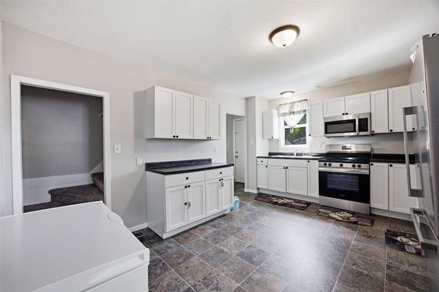 1619 5th Avenue SE, Cedar Rapids, IA 52403