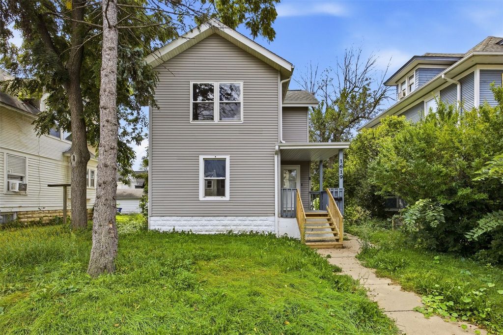 1619 5th Avenue SE, Cedar Rapids, IA 52403