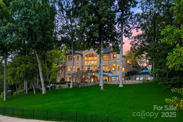 115 Emerald Point Lane, Mooresville, NC 28117