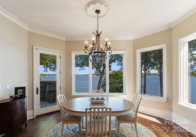 115 Emerald Point Lane, Mooresville, NC 28117