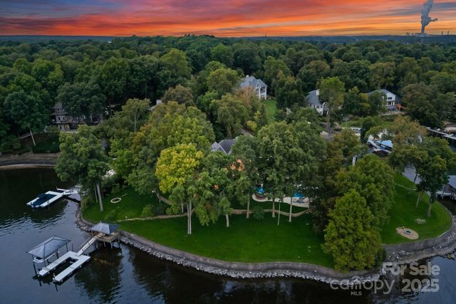 115 Emerald Point Lane, Mooresville, NC 28117