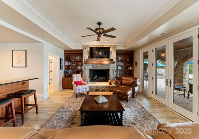 115 Emerald Point Lane, Mooresville, NC 28117