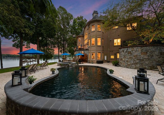 115 Emerald Point Lane, Mooresville, NC 28117