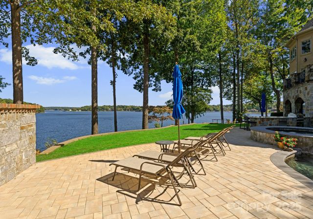 115 Emerald Point Lane, Mooresville, NC 28117