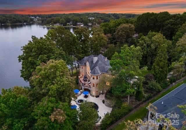 115 Emerald Point Lane, Mooresville, NC 28117