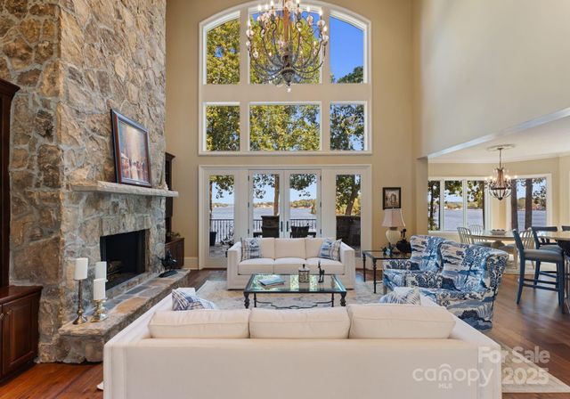 115 Emerald Point Lane, Mooresville, NC 28117