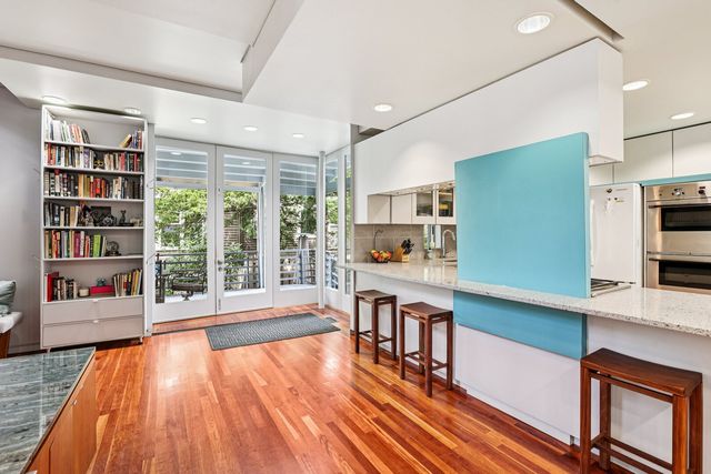 1003 Wesley Avenue, Evanston, IL 60202