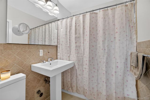 824 Palmer Road 1F, Bronxville, NY 10708