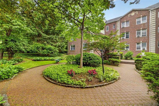 824 Palmer Road 1F, Bronxville, NY 10708