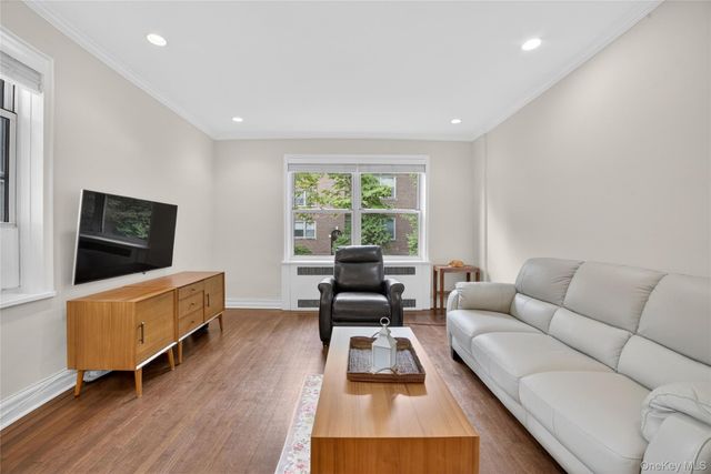 824 Palmer Road 1F, Bronxville, NY 10708