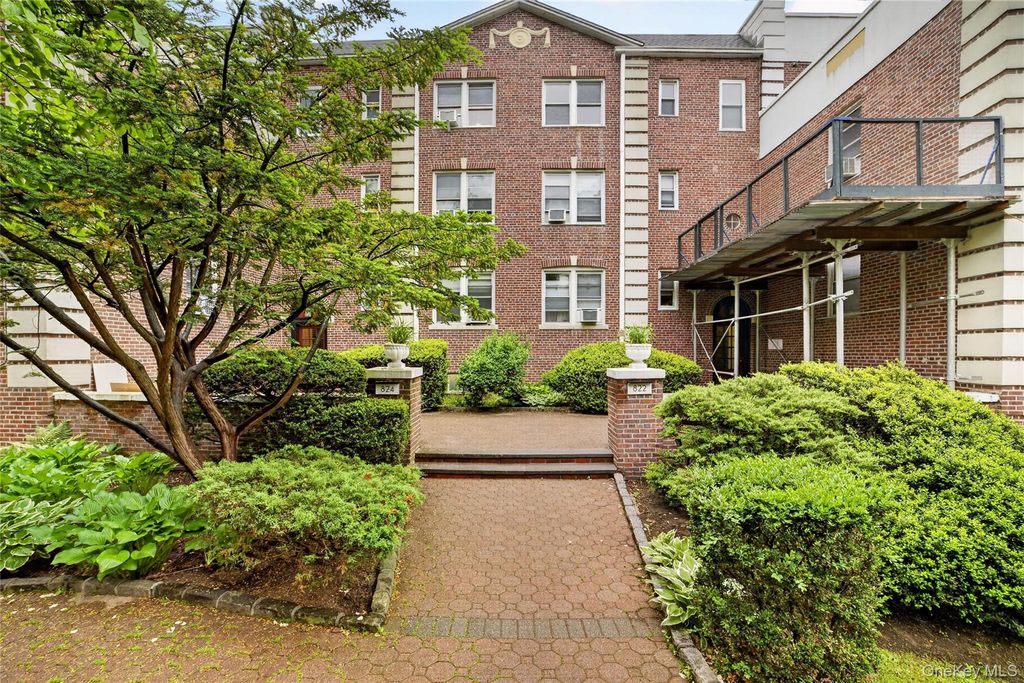 824 Palmer Road 1F, Bronxville, NY 10708