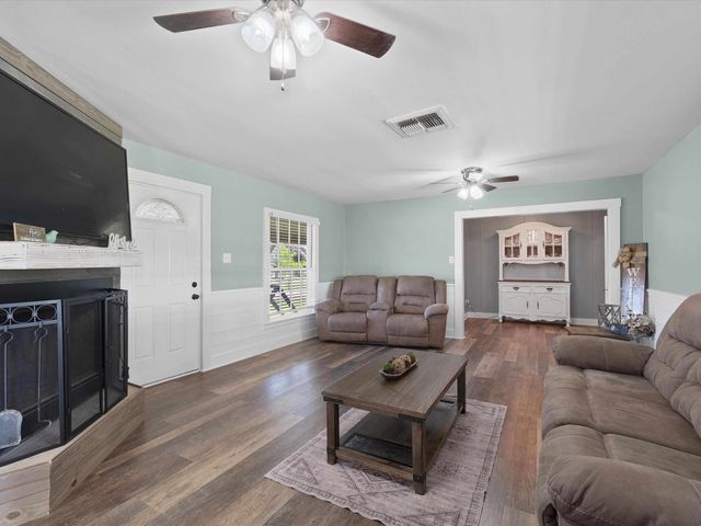 5833 S FM 726, Gilmer, TX 75645