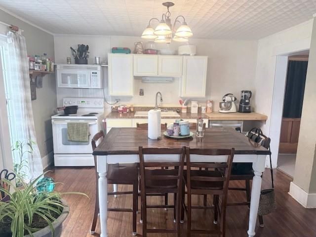 206 N 8th Street, Savannah, MO 64485