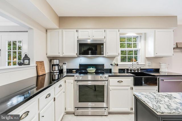 11686 STOCKBRIDGE LN, Reston, VA 20194